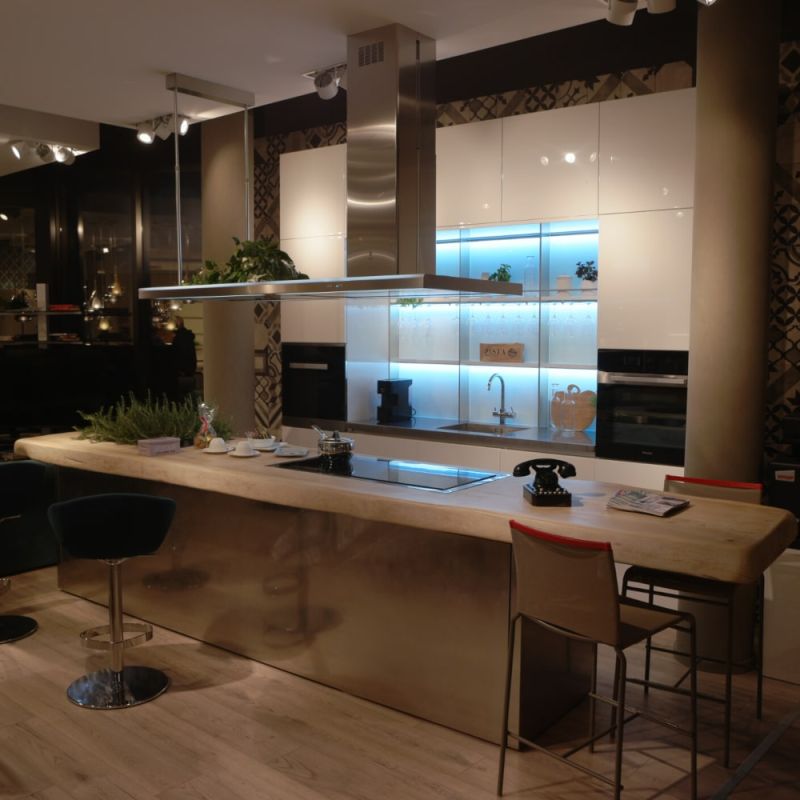 VENETA CUCINE - MOD. LOUNGE